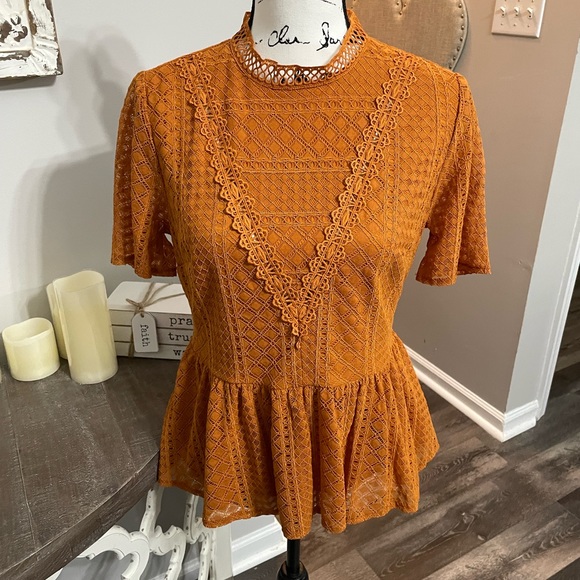 sandy & sid Tops - Sandy & Sid Burnt Orange Lace Peplum Top M